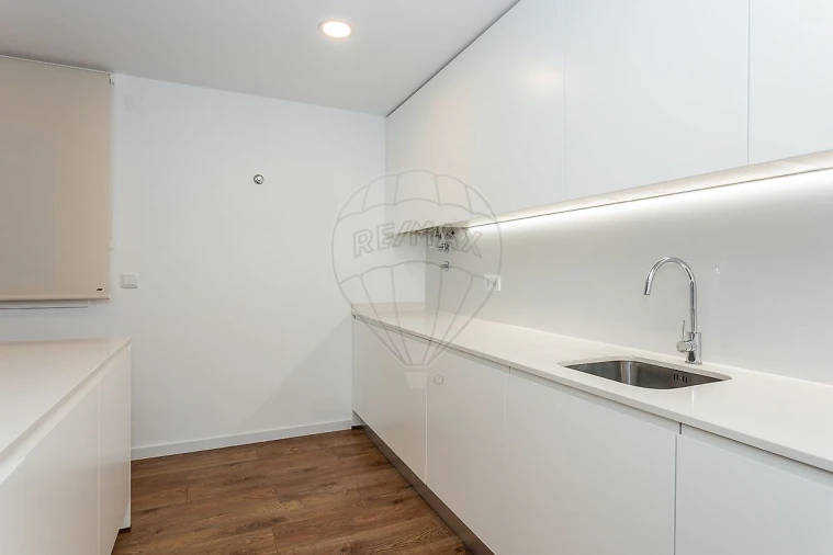 Apartamento T2 para Venda em Ramada e Caneças Foto 15