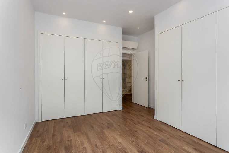 Apartamento T2 para Venda em Ramada e Caneças Foto 22