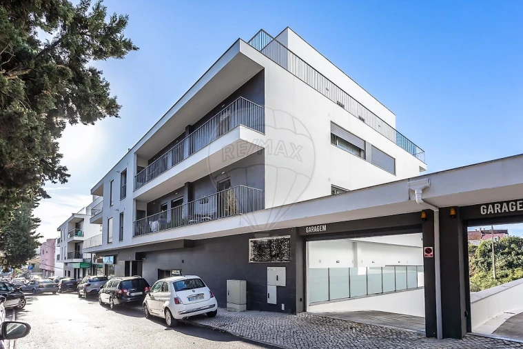 Apartamento T2 para Venda em Ramada e Caneças Foto 2