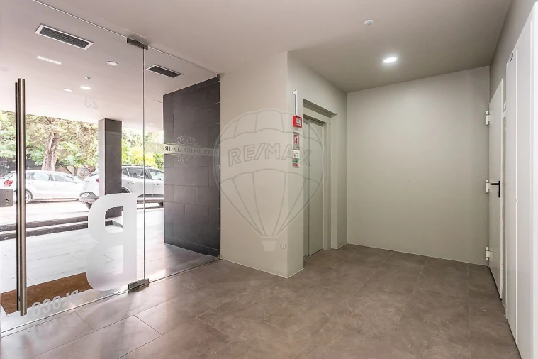 Apartamento T2 para Venda em Ramada e Caneças Foto 8