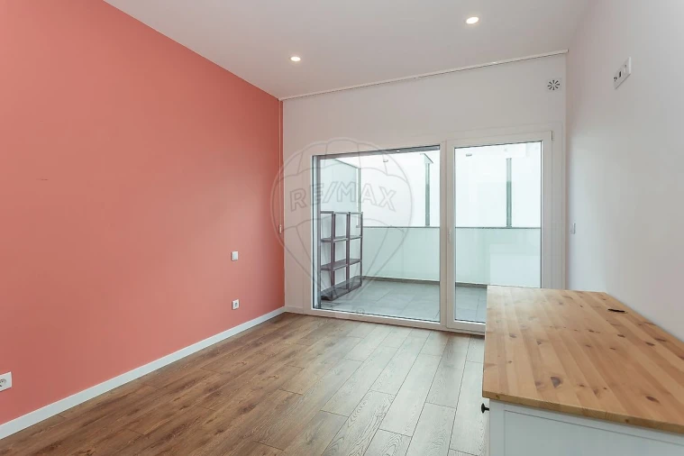 Apartamento T2 para Venda em Ramada e Caneças Foto 23