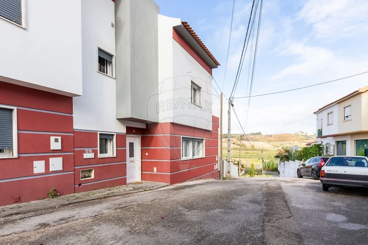 Moradia T3 para Venda em A dos Cunhados e Maceira Foto 2