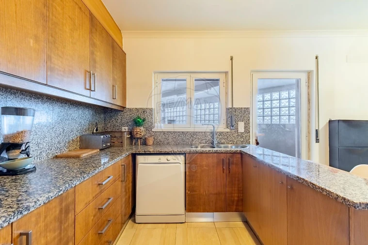 Moradia T3 para Venda em A dos Cunhados e Maceira Foto 9