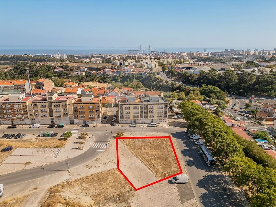 Terreno para Venda em Camarate, Unhos e Apelação Foto 1