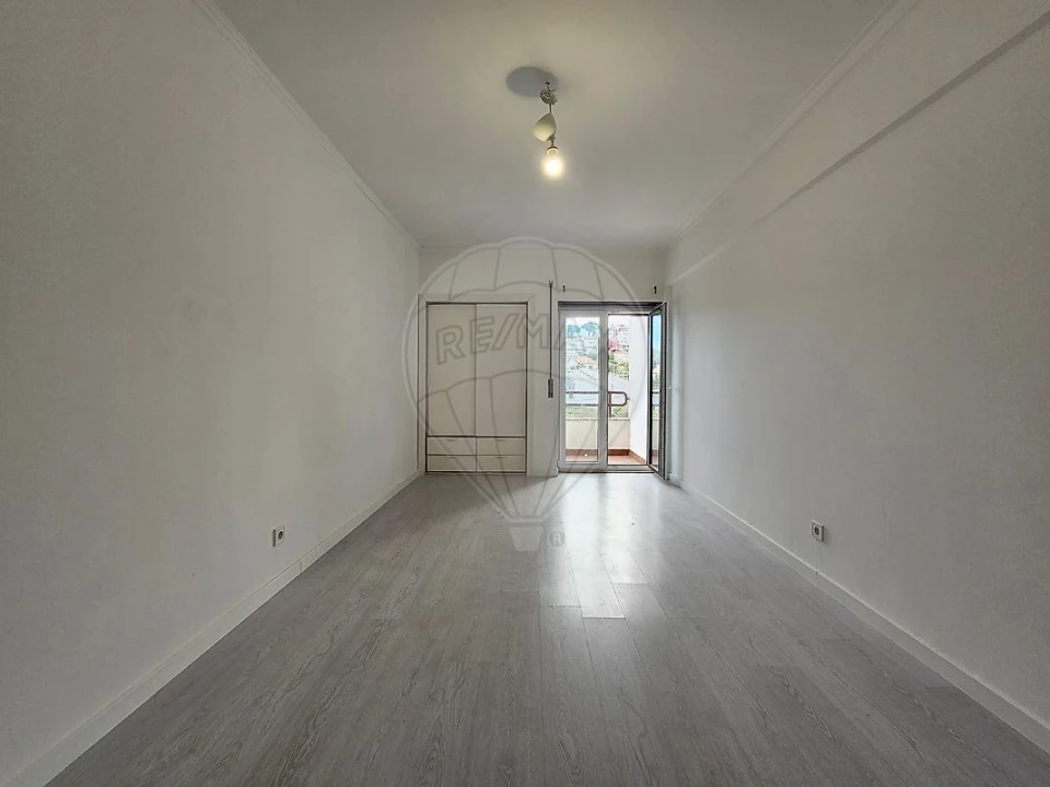 Apartamento T2 para Arrendamento em Rio de Mouro Foto 3