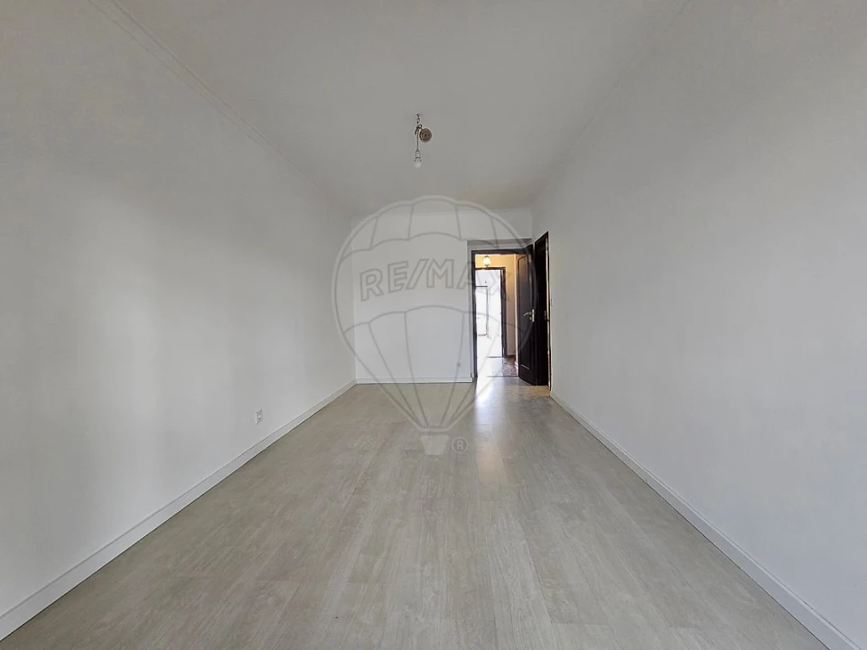 Apartamento T2 para Arrendamento em Rio de Mouro Foto 5