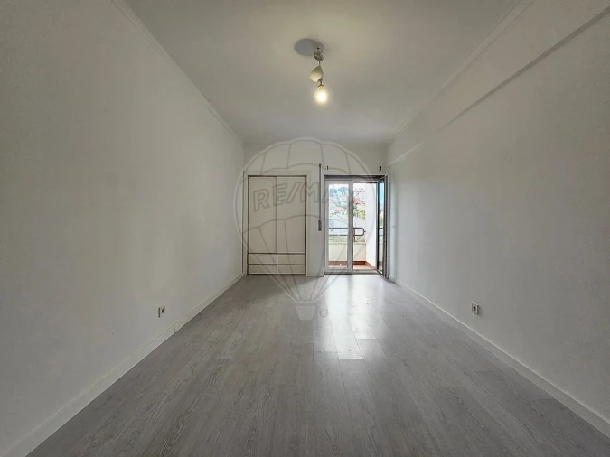 Apartamento T2 para Arrendamento em Rio de Mouro Foto 3