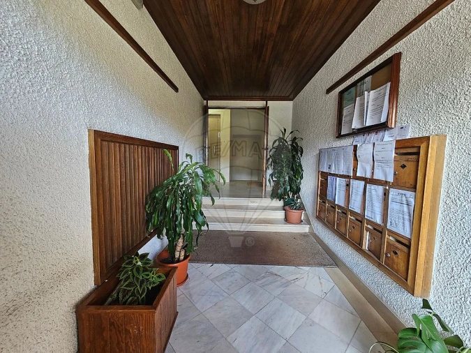 Apartamento T2 para Arrendamento em Rio de Mouro Foto 9