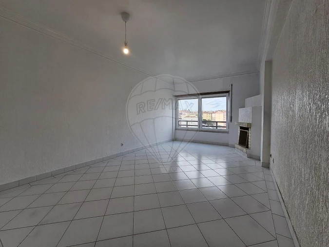 Apartamento T2 para Arrendamento em Rio de Mouro Foto 17