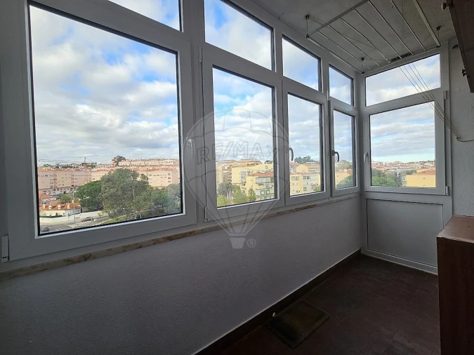 Apartamento T2 para Arrendamento em Rio de Mouro Foto 12