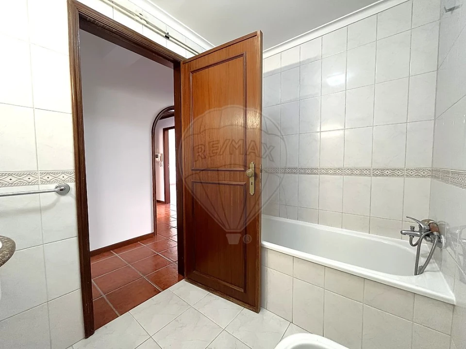 Apartamento T2 para Arrendamento em Glória e Vera Cruz Foto 14