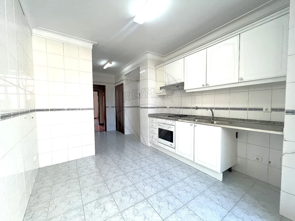 Apartamento T2 para Arrendamento em Glória e Vera Cruz Foto 11