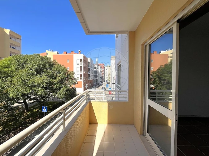 Apartamento T2 para Arrendamento em Glória e Vera Cruz Foto 9