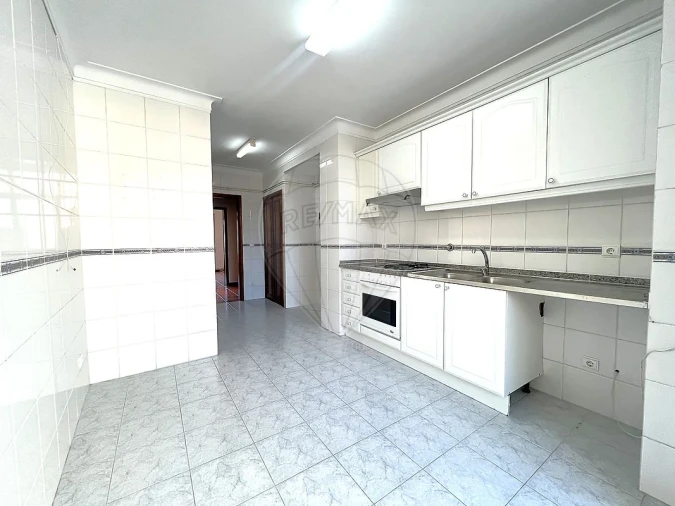 Apartamento T2 para Arrendamento em Glória e Vera Cruz Foto 11