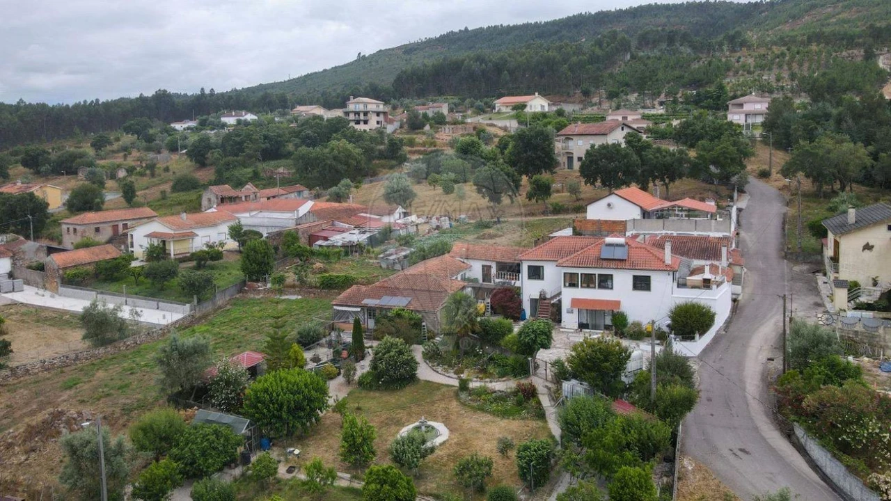 Moradia T3 para Venda em São Miguel de Poiares Foto 49