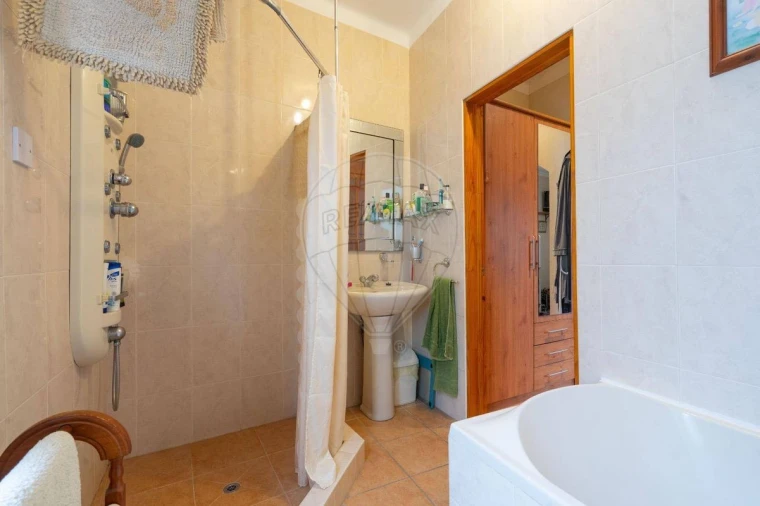 Moradia T3 para Venda em São Miguel de Poiares Foto 11