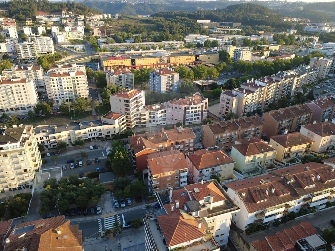 Apartamento T2 para Arrendamento em Santo Antonio dos Olivais Foto 25