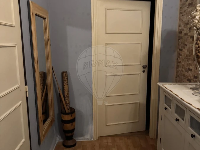 Apartamento T2 para Arrendamento em Santo Antonio dos Olivais Foto 8