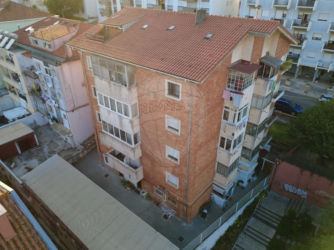 Apartamento T2 para Arrendamento em Santo Antonio dos Olivais