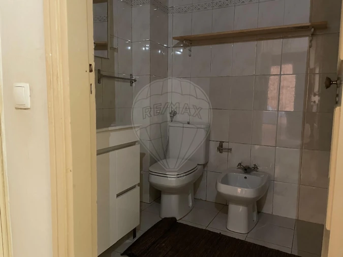 Apartamento T2 para Arrendamento em Santo Antonio dos Olivais Foto 16