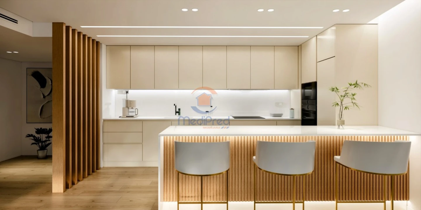 Apartamento T4 para Venda em Loures Foto 6