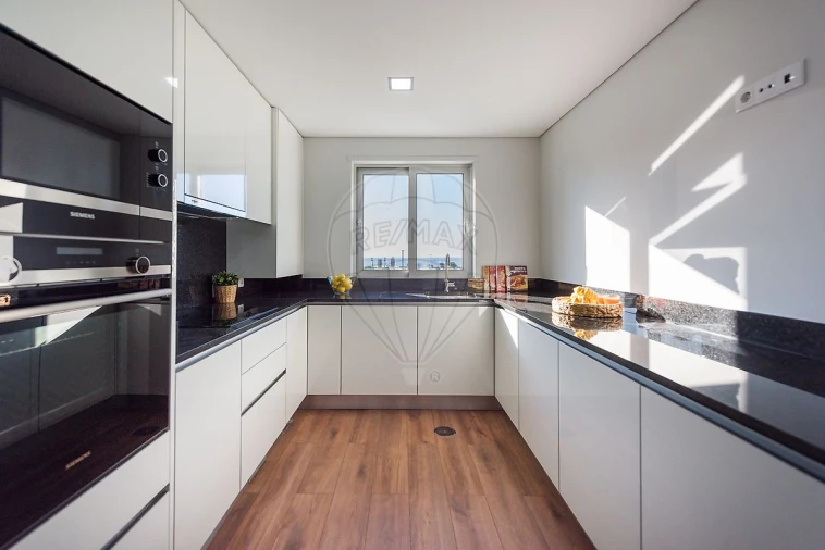 Apartamento T3 para Venda em Espinho Foto 14