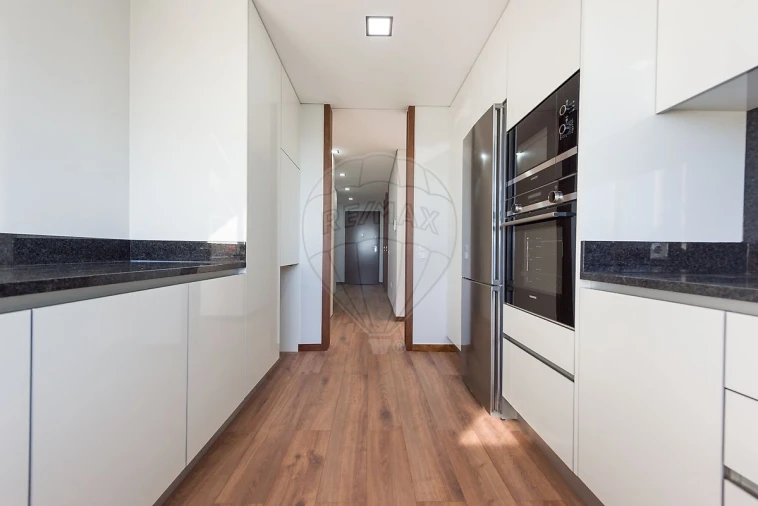 Apartamento T3 para Venda em Espinho Foto 17