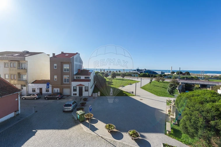 Apartamento T3 para Venda em Espinho Foto 12