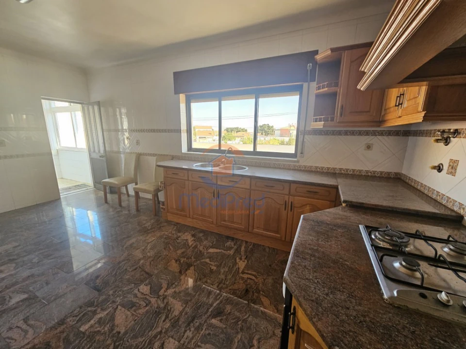 Apartamento T4 para Venda em Moita Foto 1