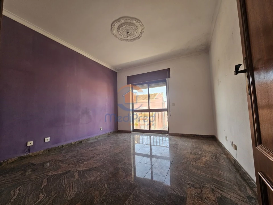 Apartamento T4 para Venda em Moita Foto 18