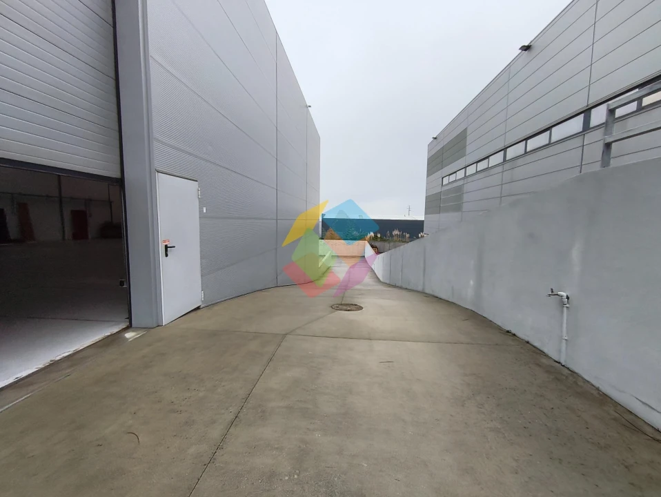 Armazém para Venda em Santa Maria da Feira, Travanca, Sanfins e Espargo Foto 10