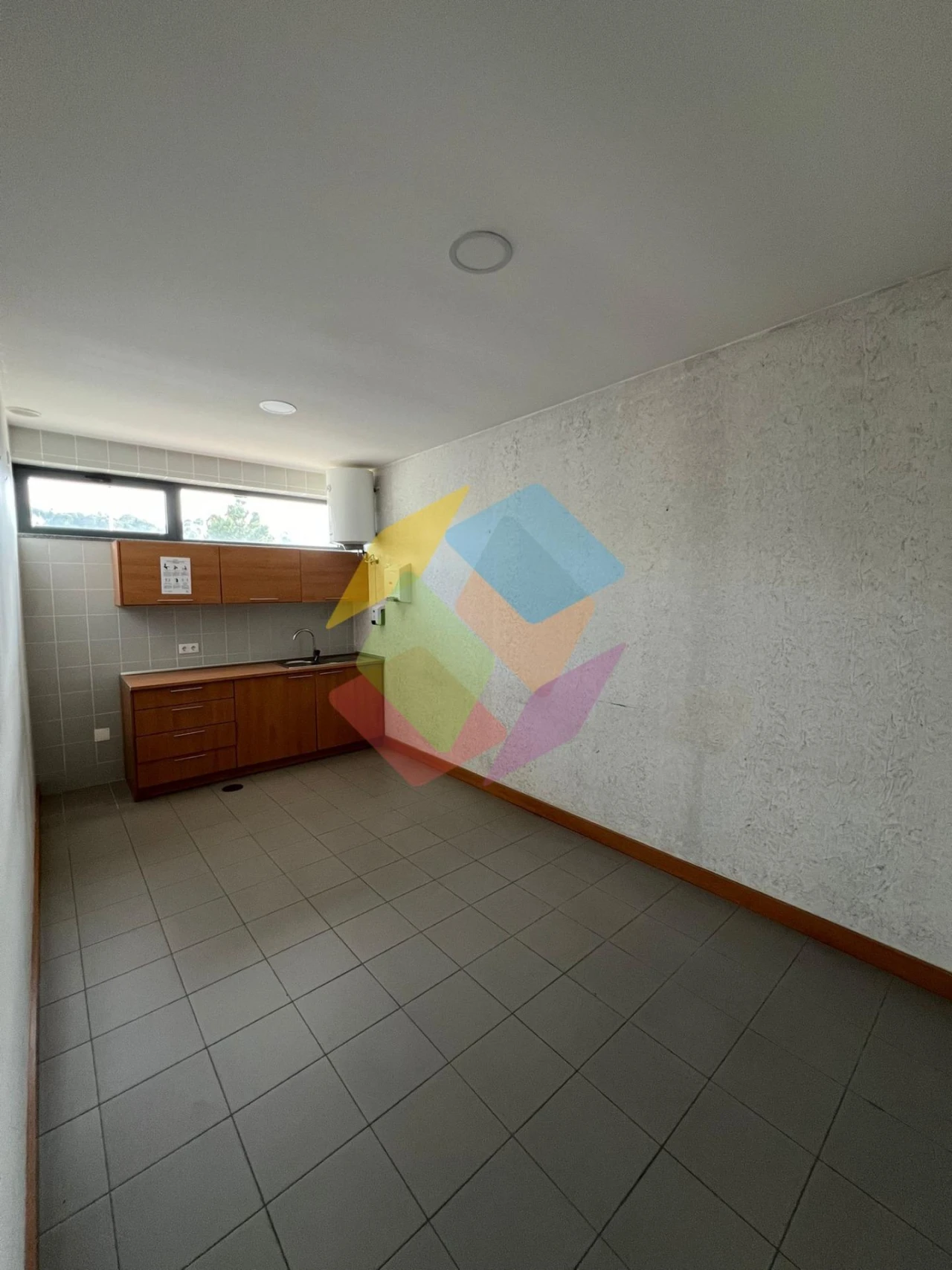 Armazém para Venda em Santa Maria da Feira, Travanca, Sanfins e Espargo Foto 15