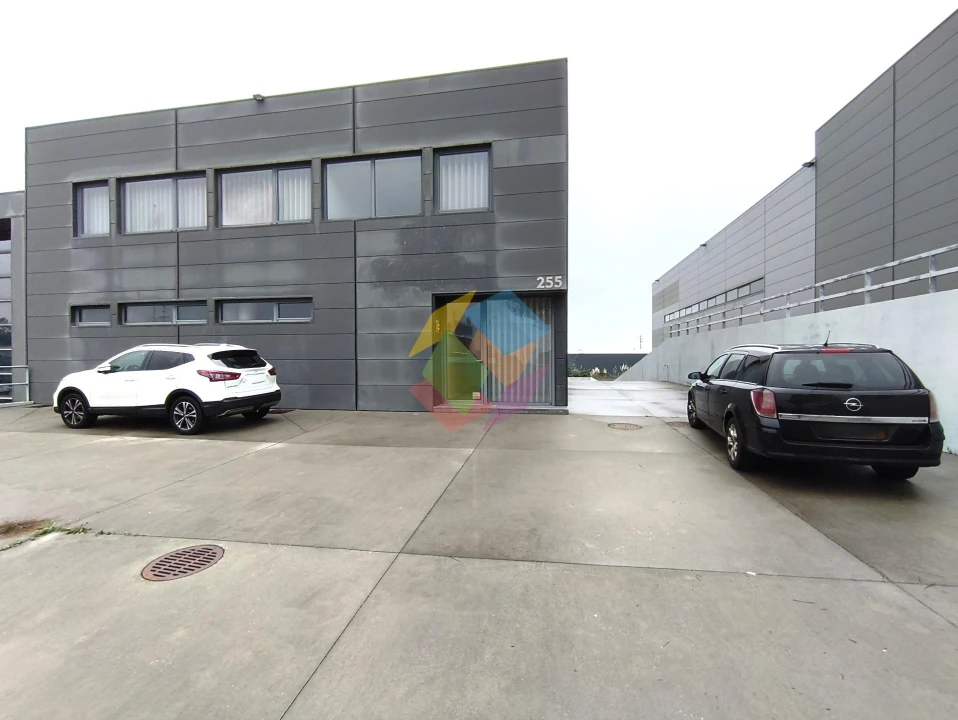 Armazém para Venda em Santa Maria da Feira, Travanca, Sanfins e Espargo Foto 2