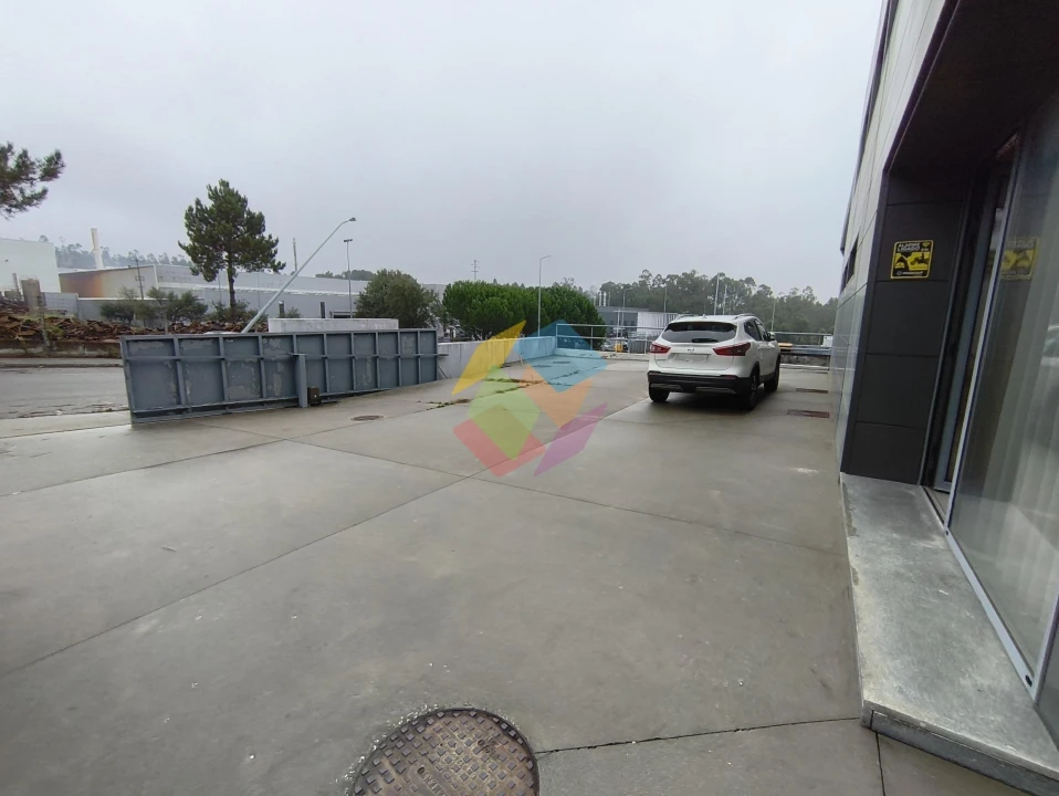 Armazém para Venda em Santa Maria da Feira, Travanca, Sanfins e Espargo Foto 25