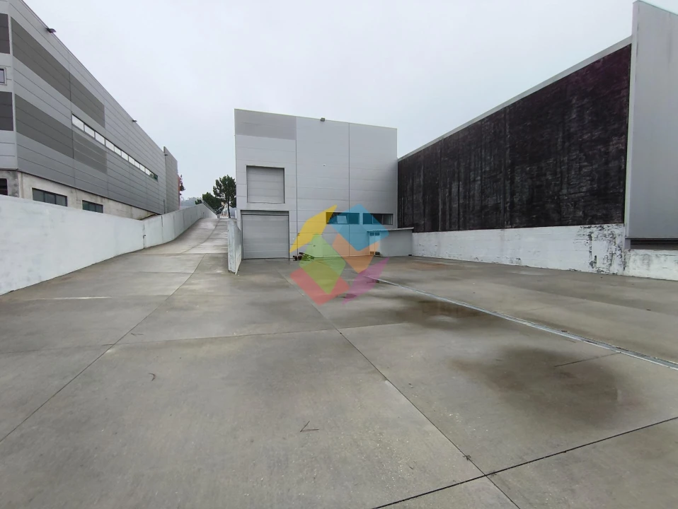 Armazém para Venda em Santa Maria da Feira, Travanca, Sanfins e Espargo Foto 3