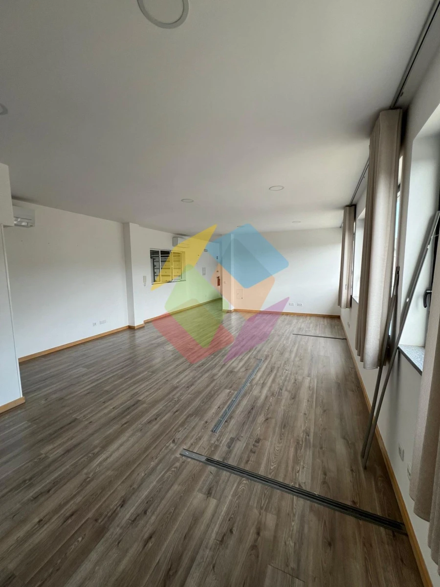 Armazém para Venda em Santa Maria da Feira, Travanca, Sanfins e Espargo Foto 13