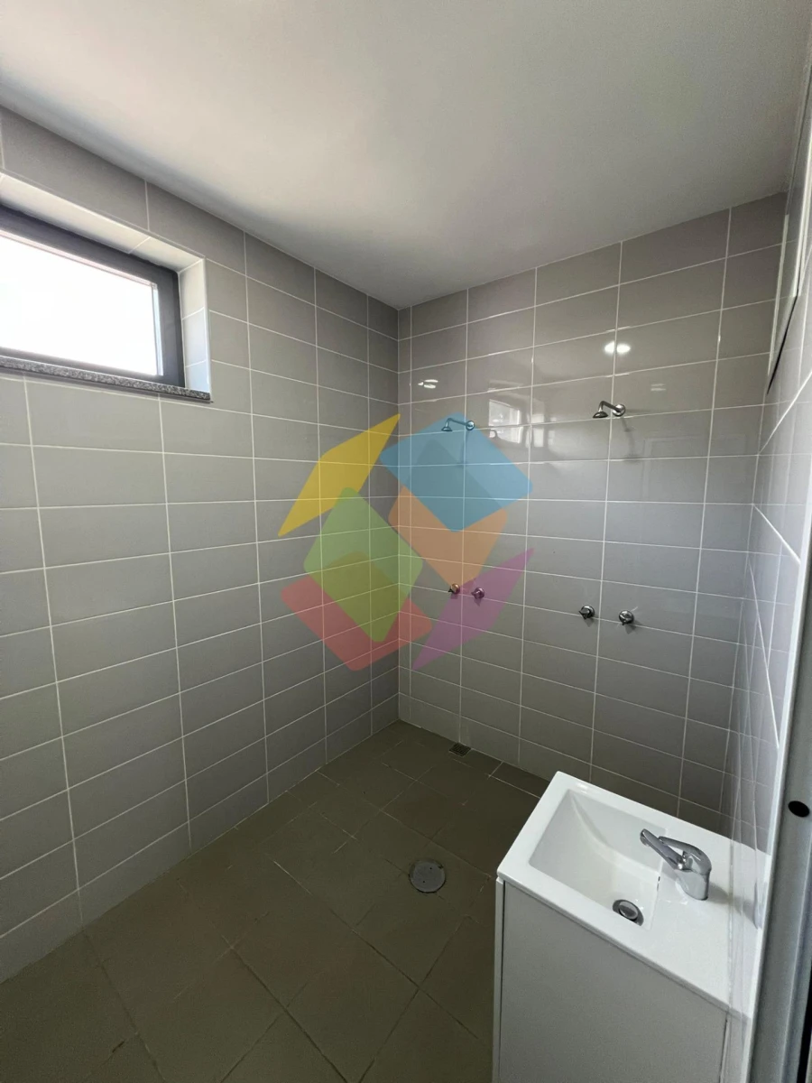 Armazém para Venda em Santa Maria da Feira, Travanca, Sanfins e Espargo Foto 16