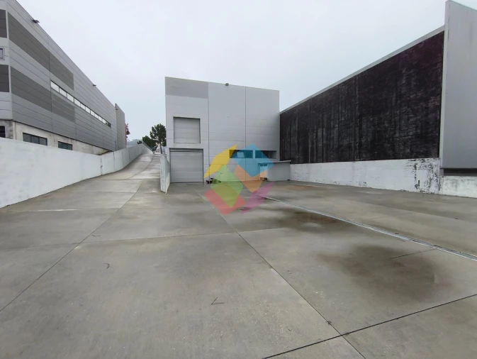 Armazém para Venda em Santa Maria da Feira, Travanca, Sanfins e Espargo Foto 3