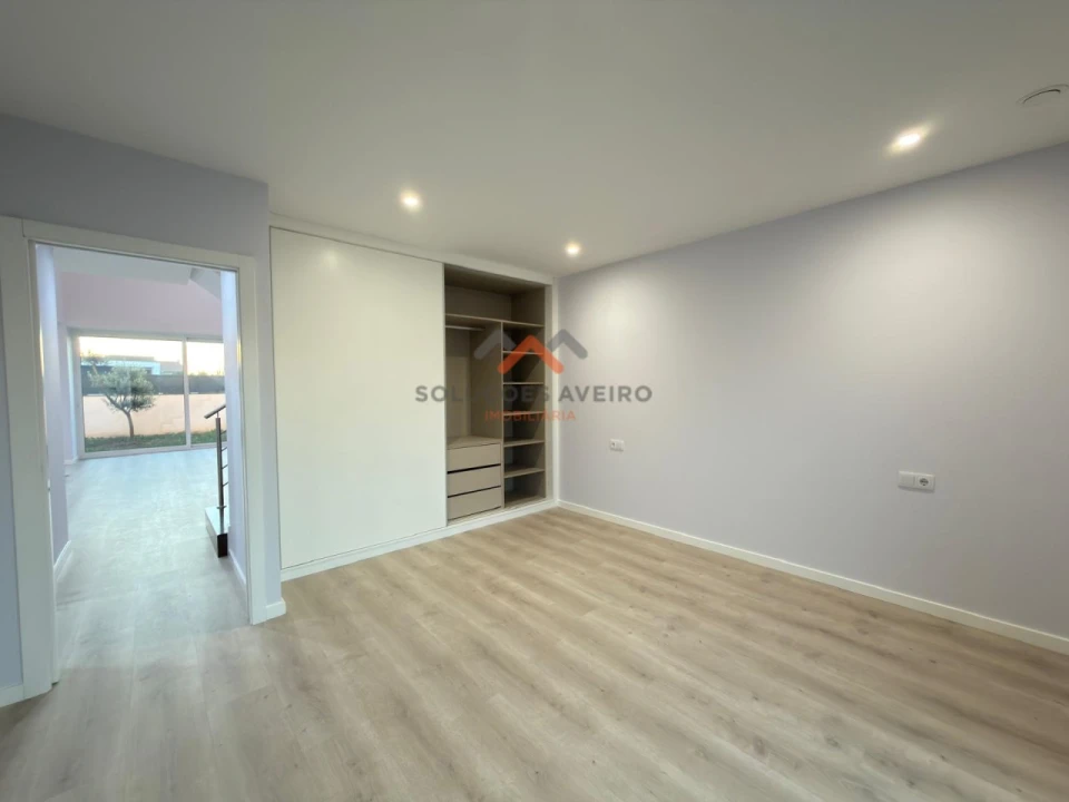 Moradia T4 para Venda em Aradas Foto 15