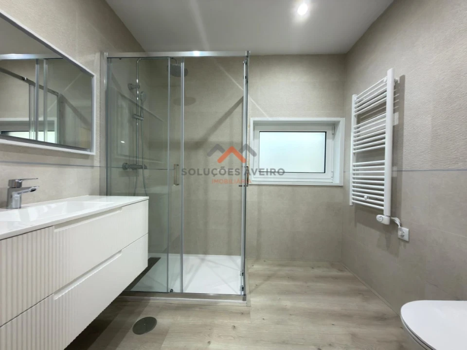 Moradia T4 para Venda em Aradas Foto 26