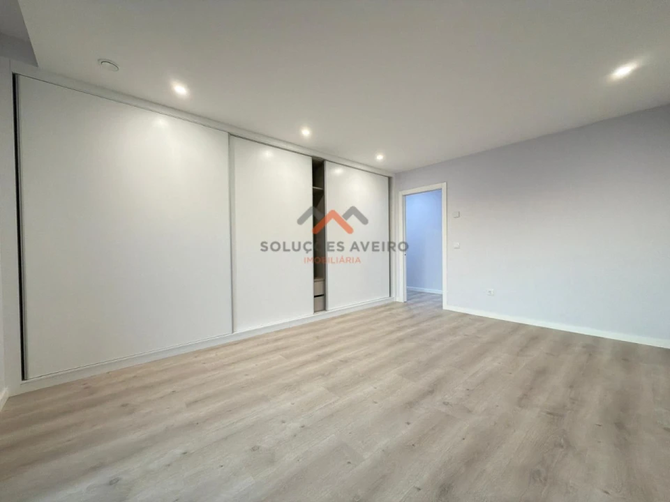 Moradia T4 para Venda em Aradas Foto 37