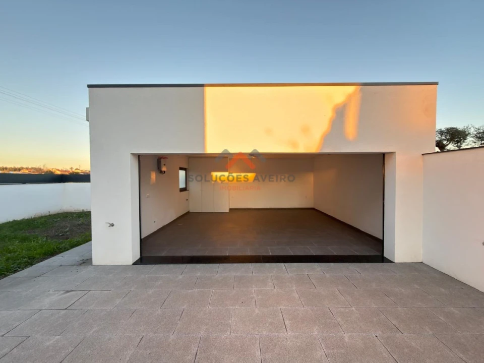 Moradia T4 para Venda em Aradas Foto 41