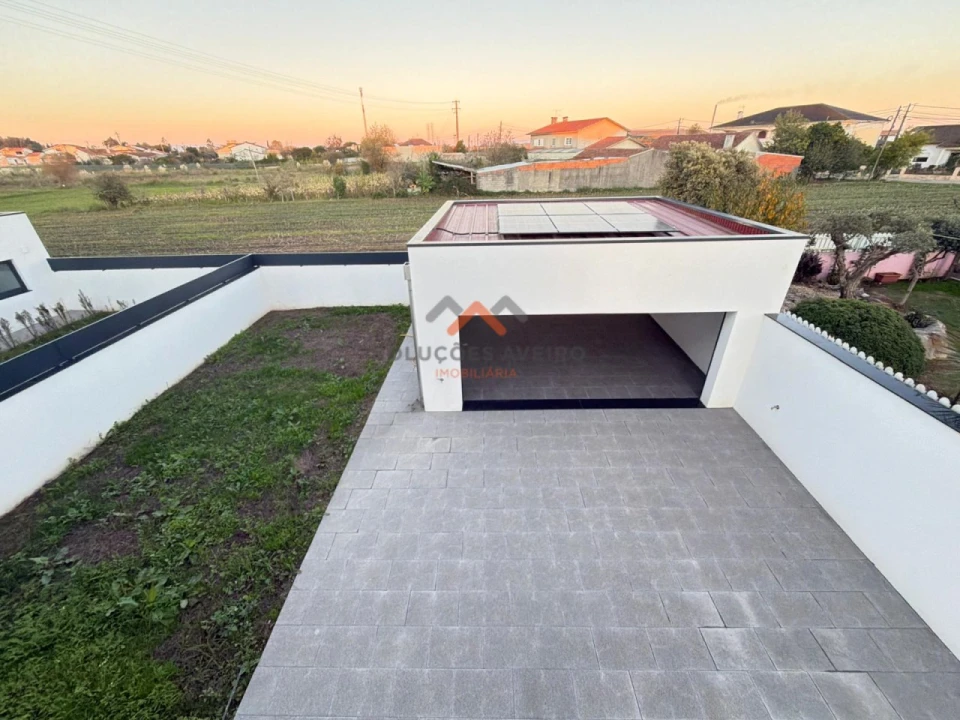 Moradia T4 para Venda em Aradas Foto 48