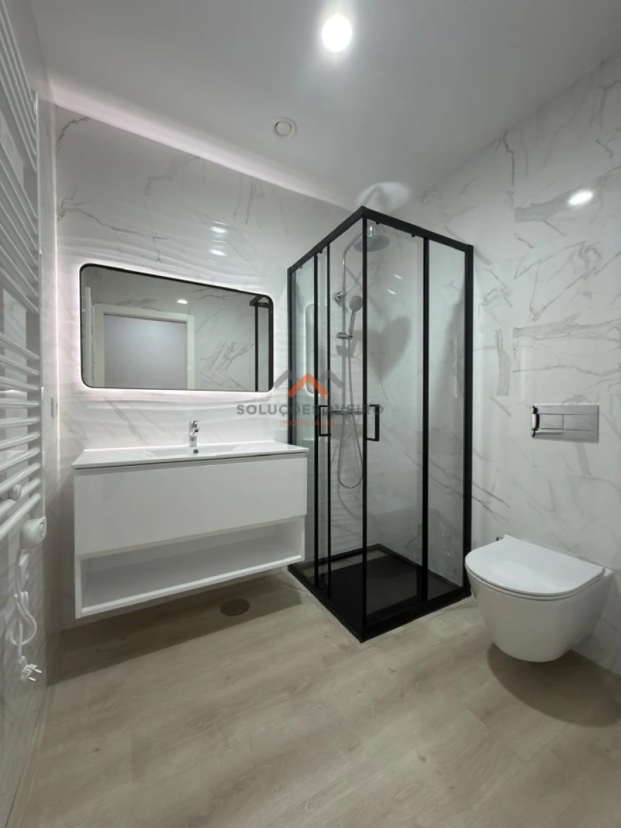 Moradia T4 para Venda em Aradas Foto 13