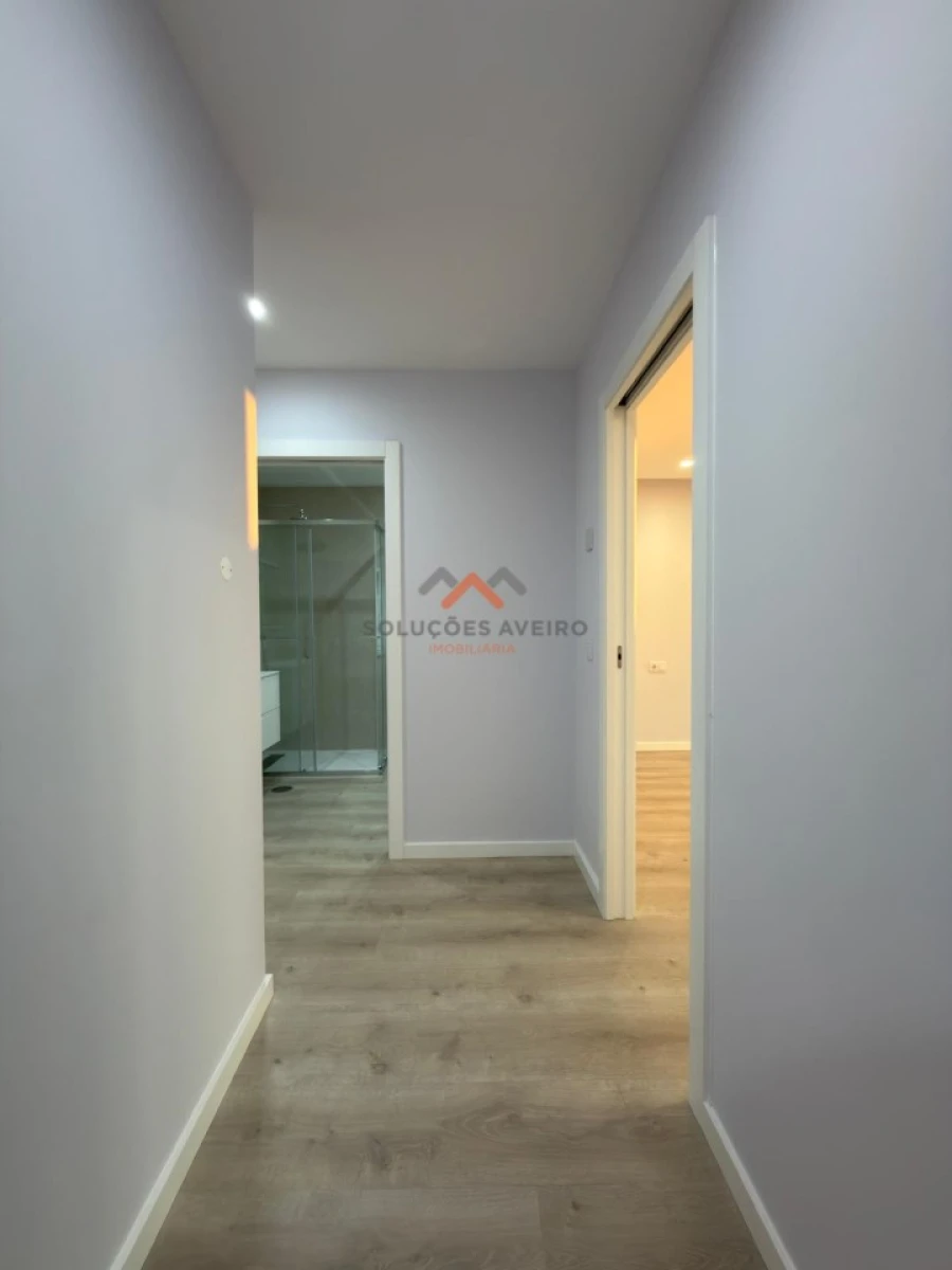 Moradia T4 para Venda em Aradas Foto 23