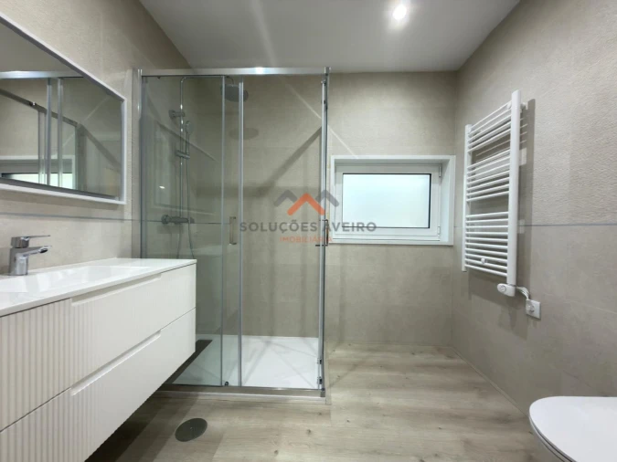 Moradia T4 para Venda em Aradas Foto 26