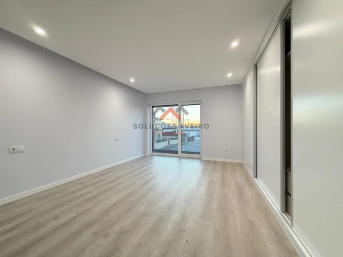 Moradia T4 para Venda em Aradas Foto 33