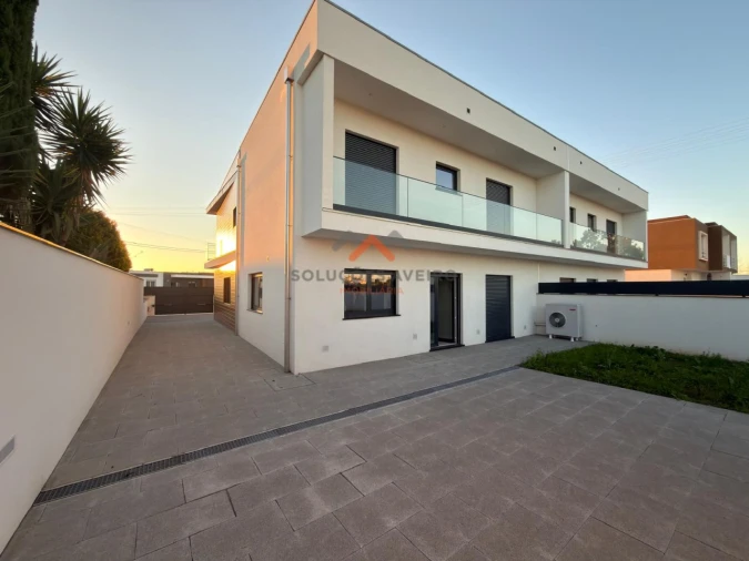 Moradia T4 para Venda em Aradas Foto 52