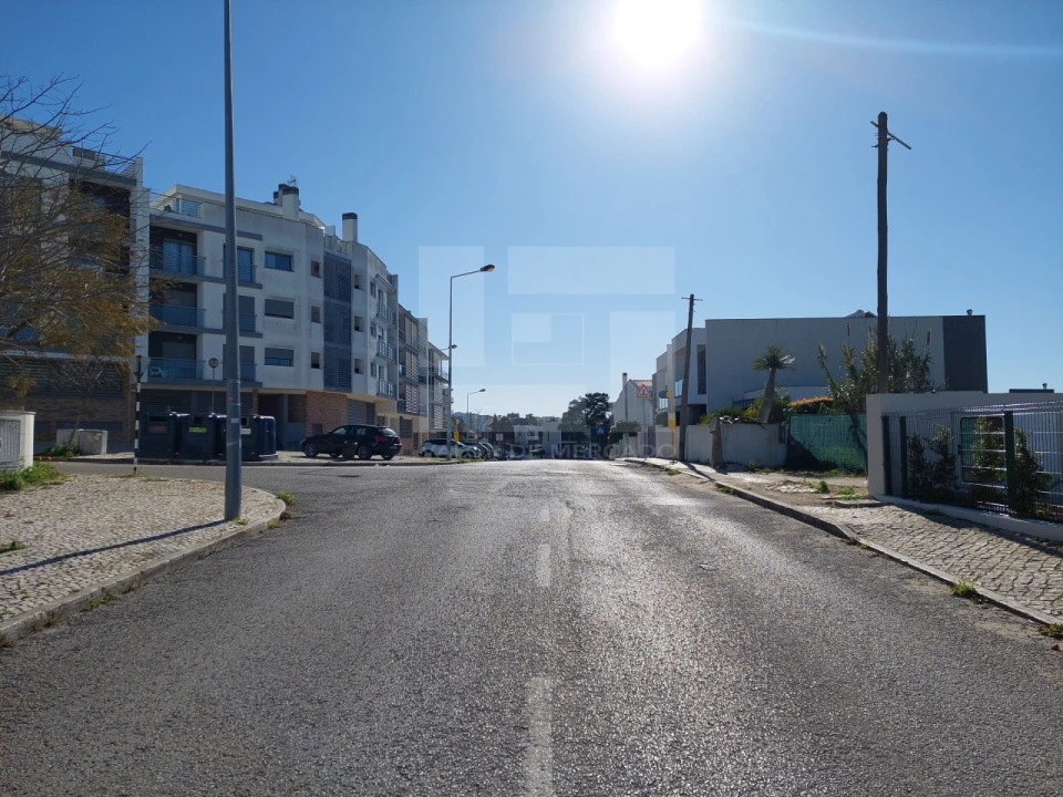 Apartamento T2 para Venda em Charneca de Caparica e Sobreda Foto 21