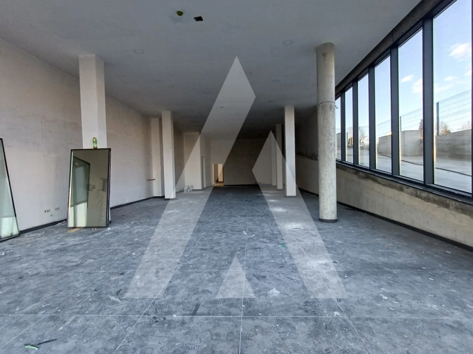 Loja para Venda em Repeses e São Salvador Foto 12